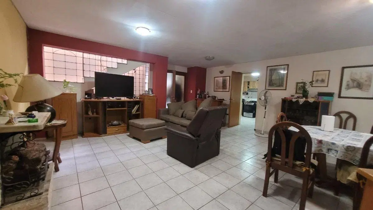 CASA EN VENTA-5 DORM-PILETA-CUARTA OESTE 3