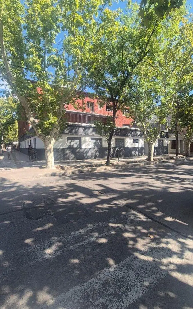 VENTA EDIFICIO C/CLINICA Y POTENCIAL DESARROLLO 3