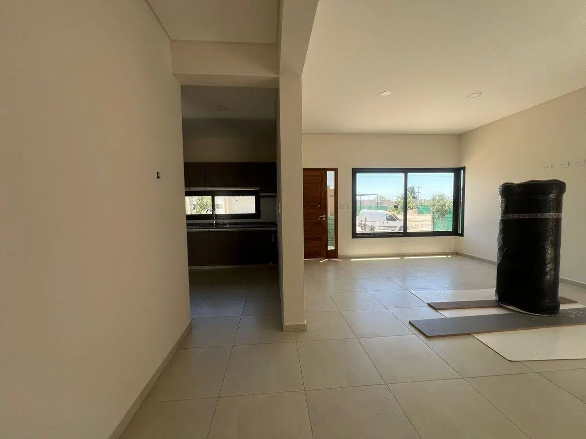 VENTA - CASA Bº PRIVADO 2 HABITACIONES - MAIPU 2