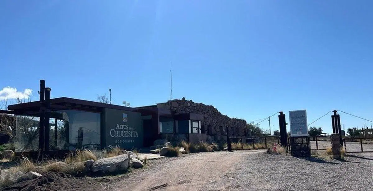 TERRENO EN ALTOS DE LA CRUCESITA 4