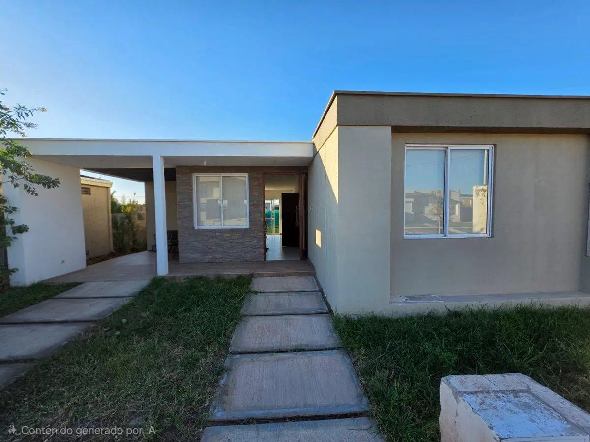 Venta de casa B° Privado Maipú- 4 ambientes 2