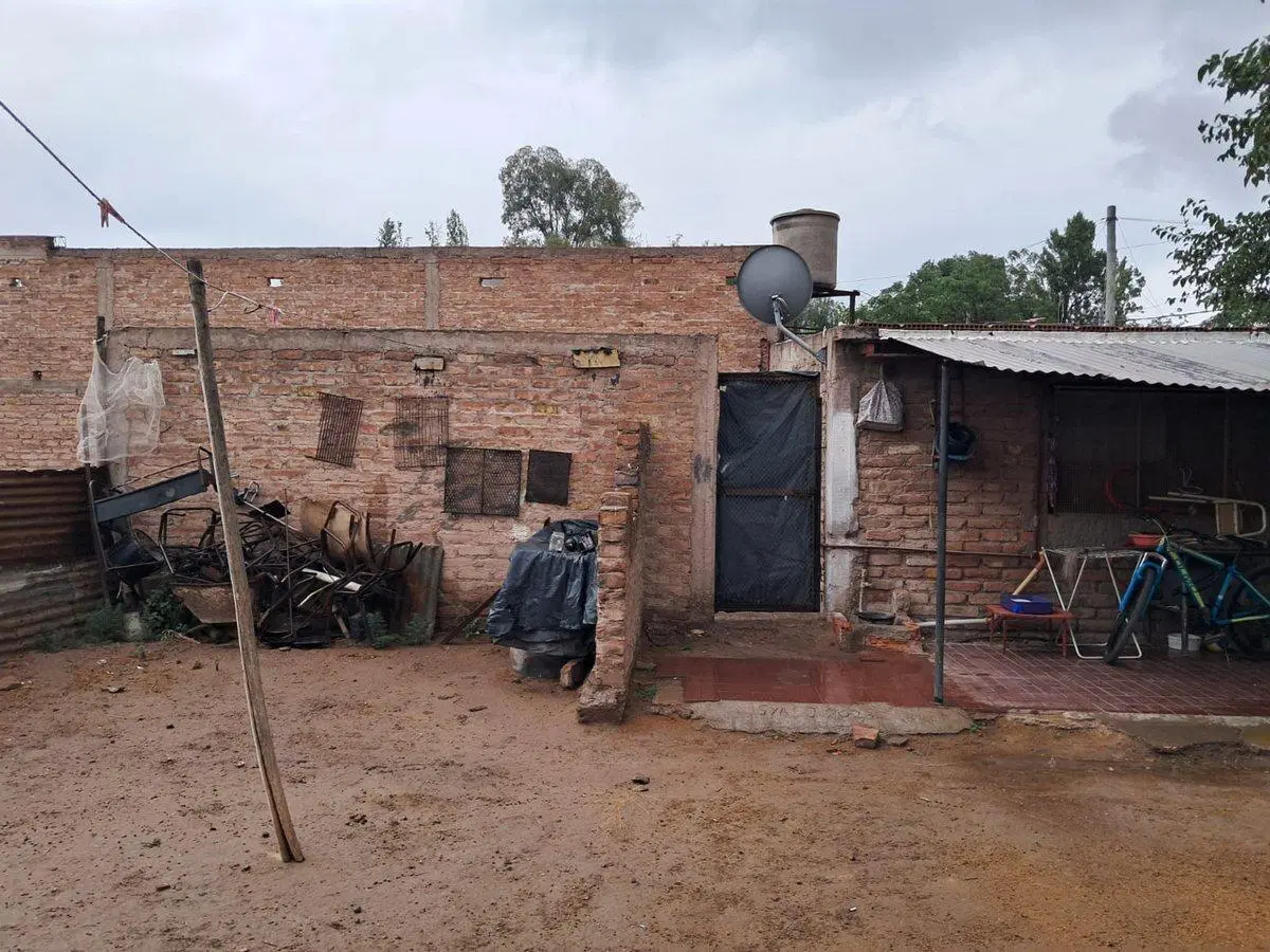 VENTA EXCELENTE TERRENO CON CASA LAS HERAS 4