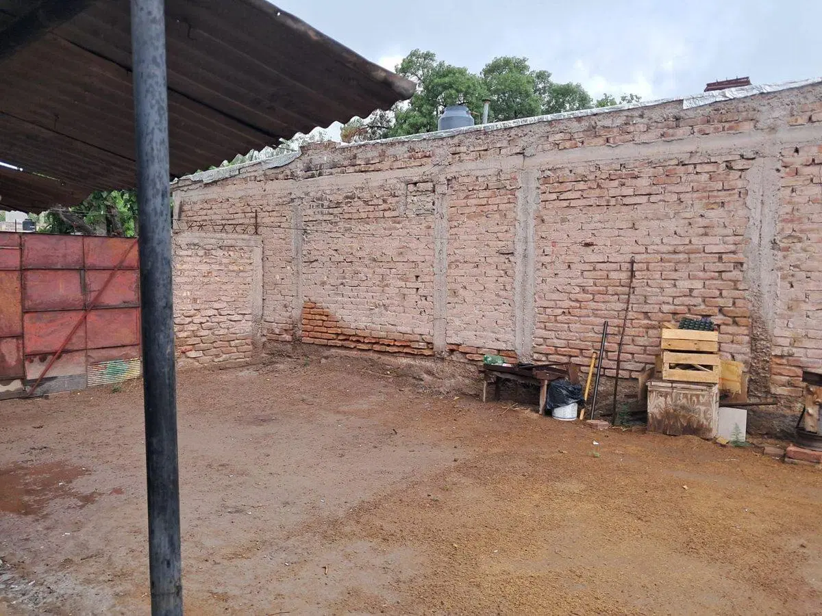 VENTA EXCELENTE TERRENO CON CASA LAS HERAS 3