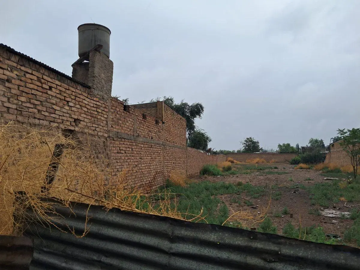 VENTA EXCELENTE TERRENO CON CASA LAS HERAS 2