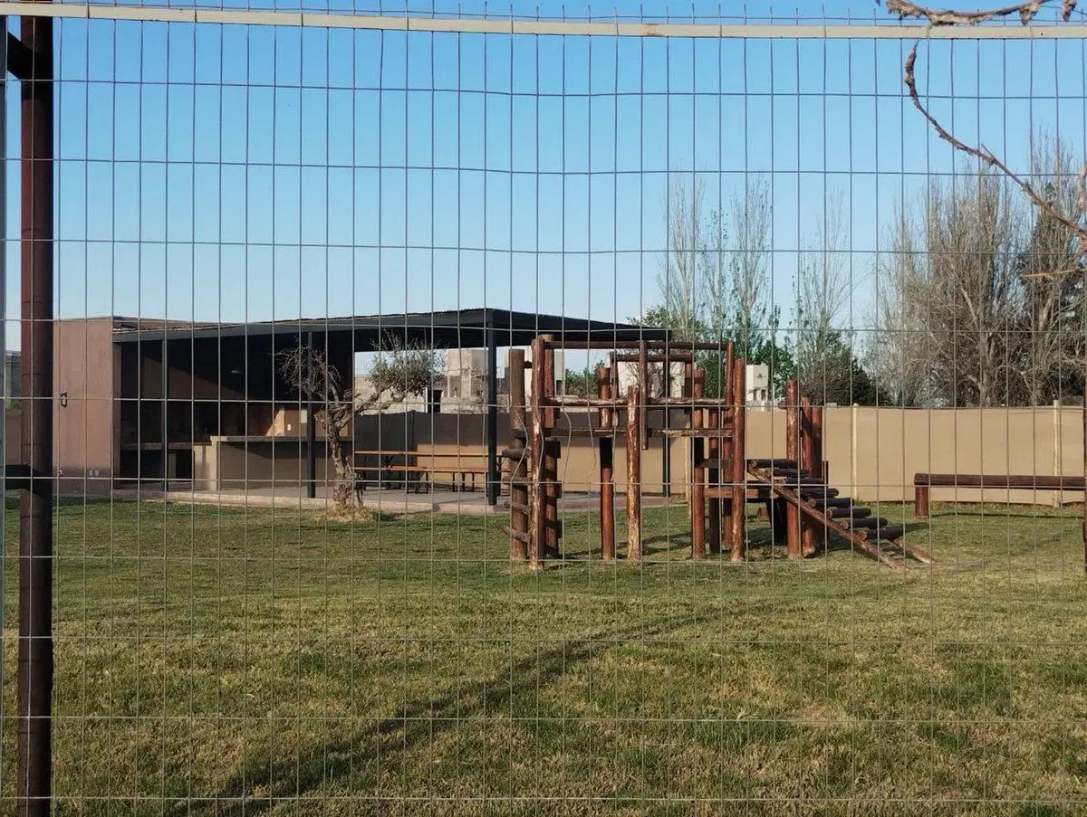 LOTE EN BARRIO PRIVADO - MAIPÚ 4