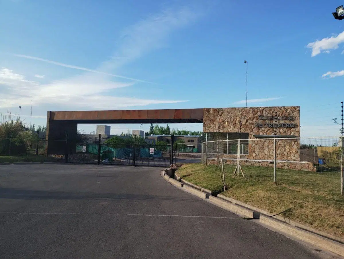 LOTE EN BARRIO PRIVADO - MAIPÚ 3