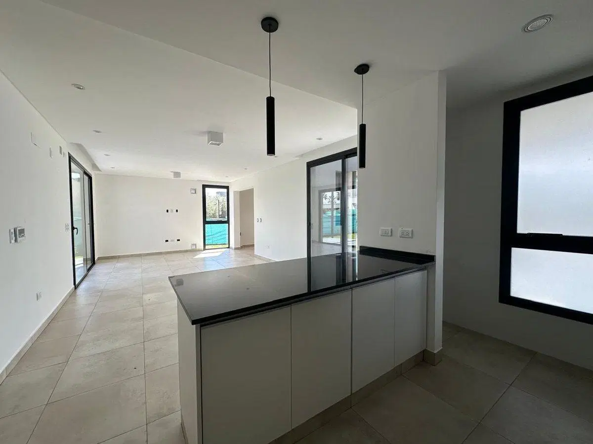 CASA A ESTRENAR CIRO DE VIEYTES 5