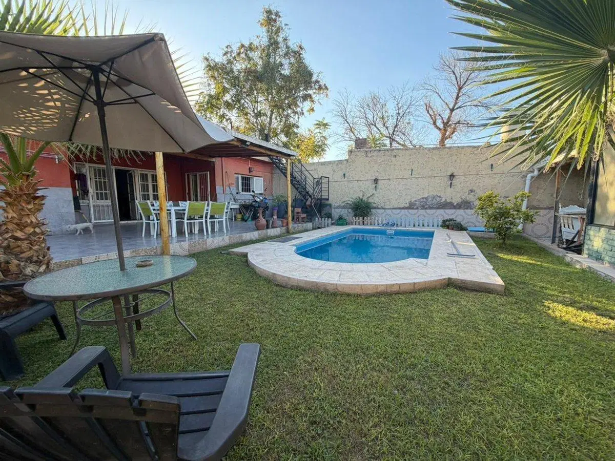 VENTA CASA+DPTO+PILETA CALLE SAN MARTIN LAS HERAS 3