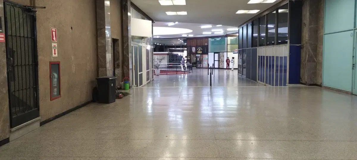Venta de local comercial en Galería Tonsa 4