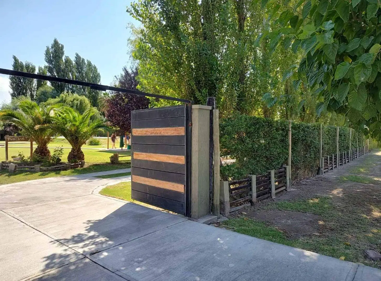 CASA QUINTA CON QUINCHO Y PILETA RODEO DEL MEDIO 3