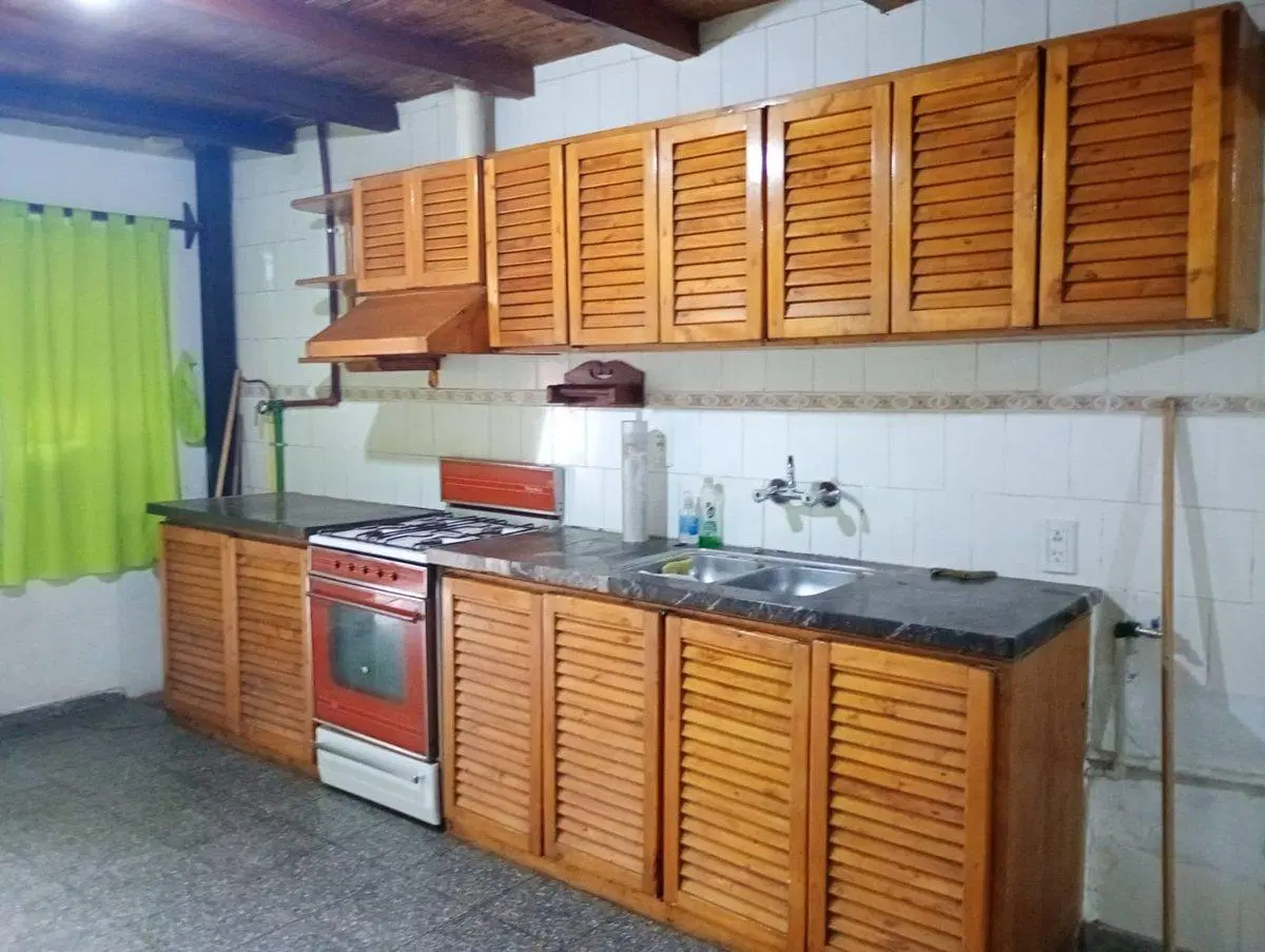 Venta de casa con cochera Godoy Cruz 4