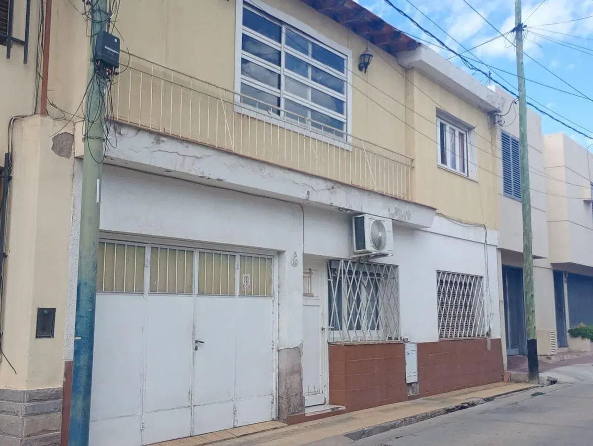 Venta Casa con Dpto en Bombal Sur ideal Inversión 2