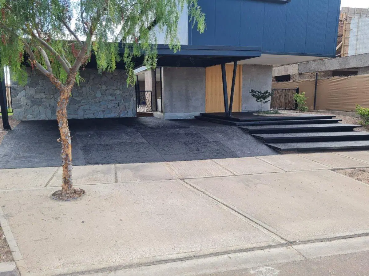 Casa en Venta de categoría Barrio Aguaribay 5