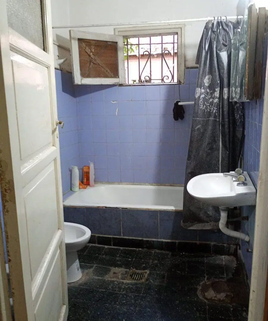 VENTA PROPIEDAD UNICA CON 2 CASAS EN DORREGO 4