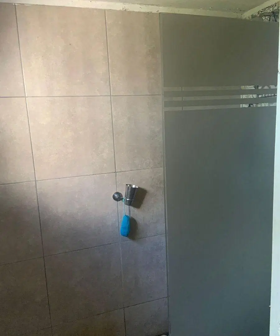 En venta casa con quincho y piscina 5