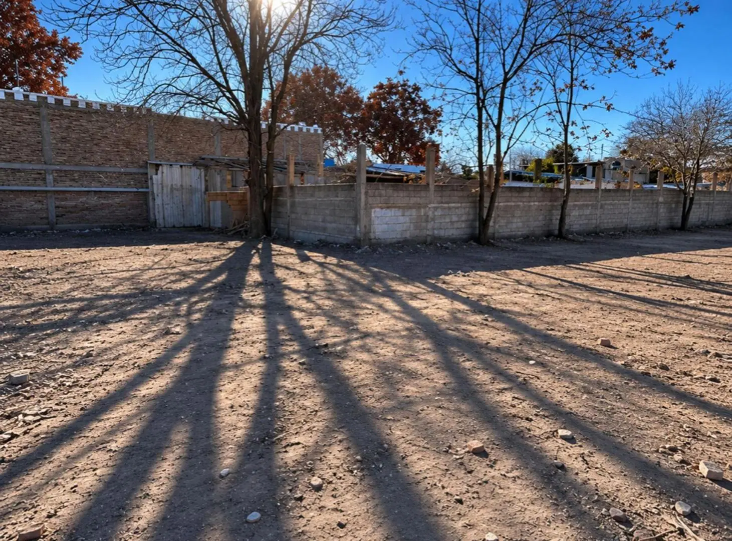 lote sobre calle principal 890m2 4