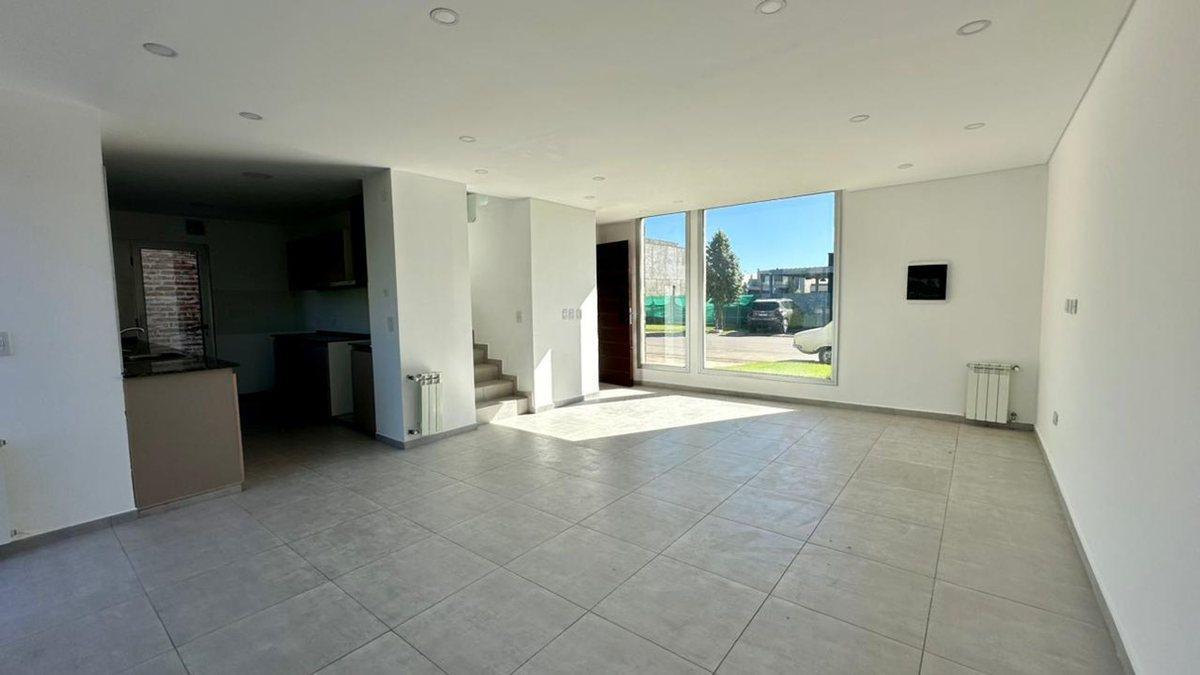 Foto de VENTA CASA IMPECABLE EN CORTADERAS lll, imagen 3
