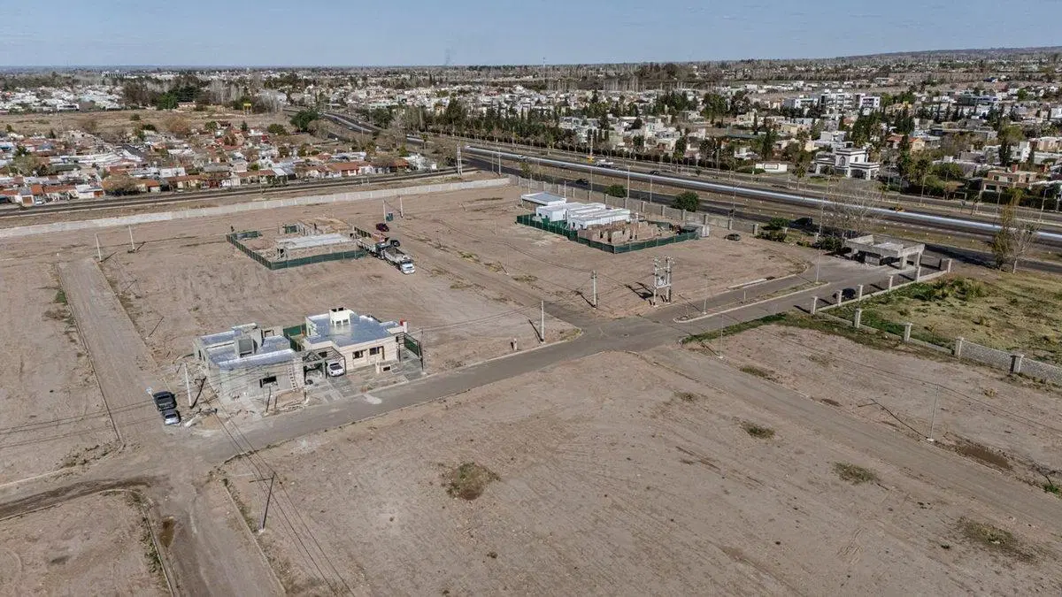 Venta casa B° privado, Maipú. Pinar del Sol IX 4