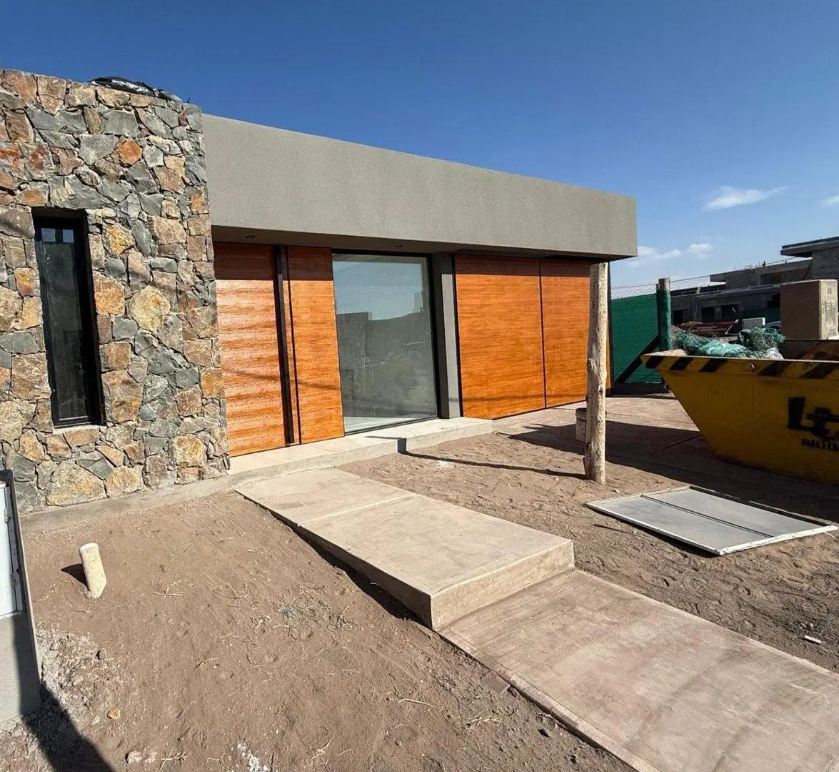 Casa Venta en Barrio Privado Lomas de Russell 5