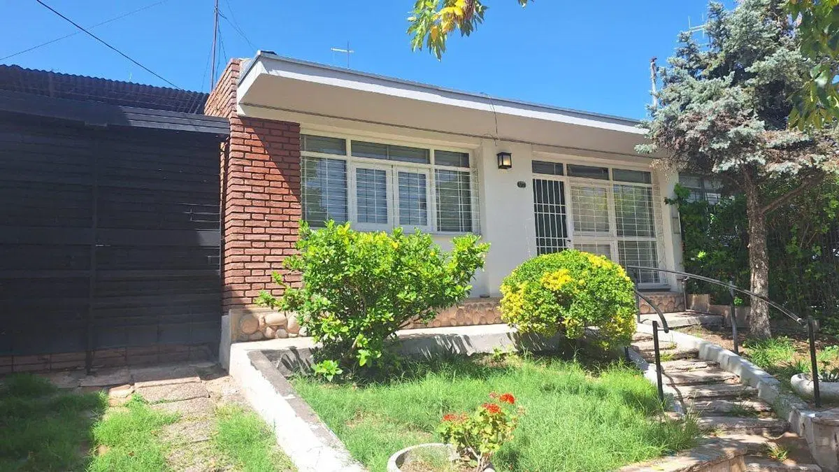 Casa en venta 4 dormitorios 3