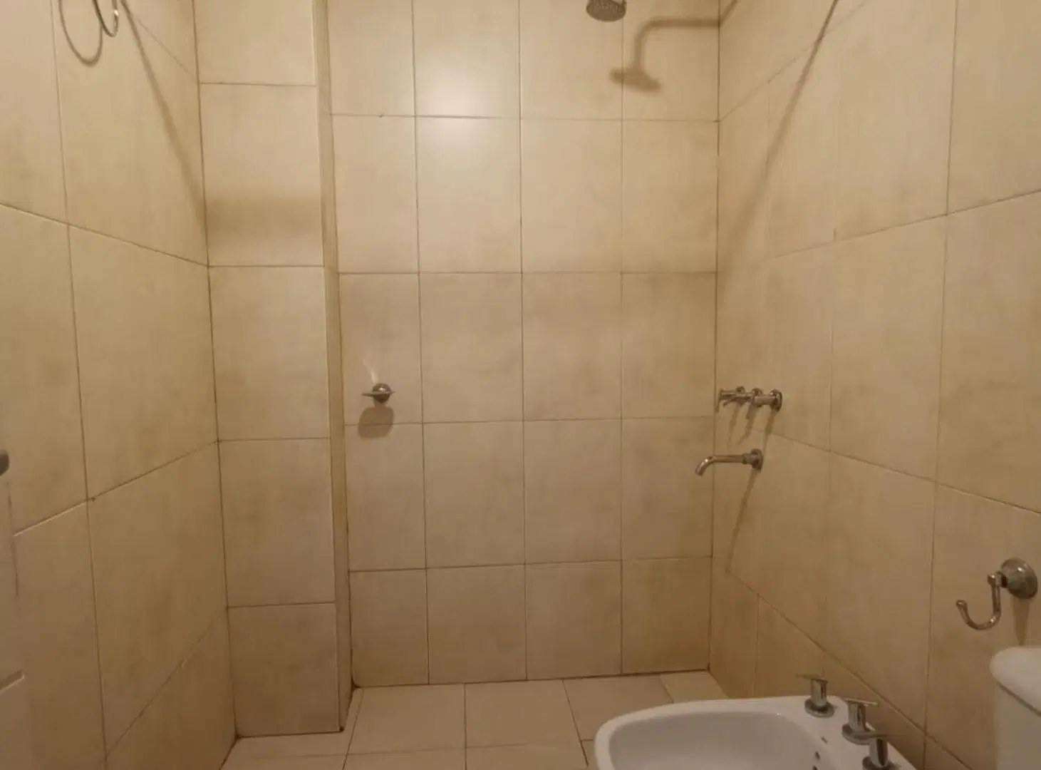 DEPARTAMENTO EXCELENTE UBICACION EN GODOY CRUZ 2