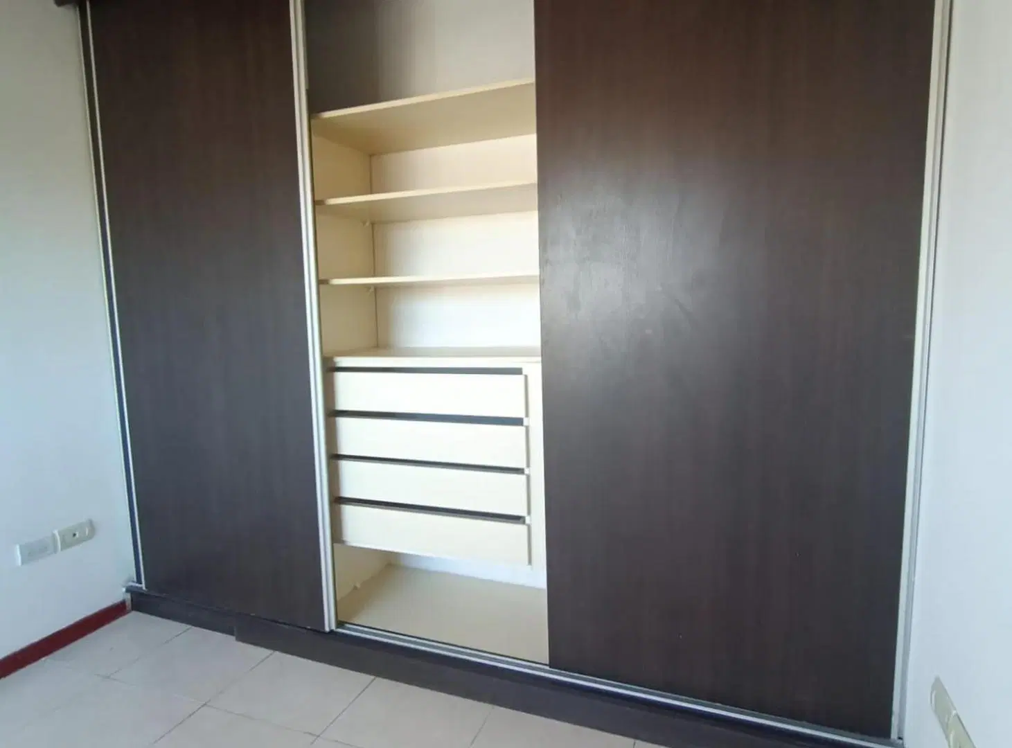 DEPARTAMENTO EXCELENTE UBICACION EN GODOY CRUZ 4