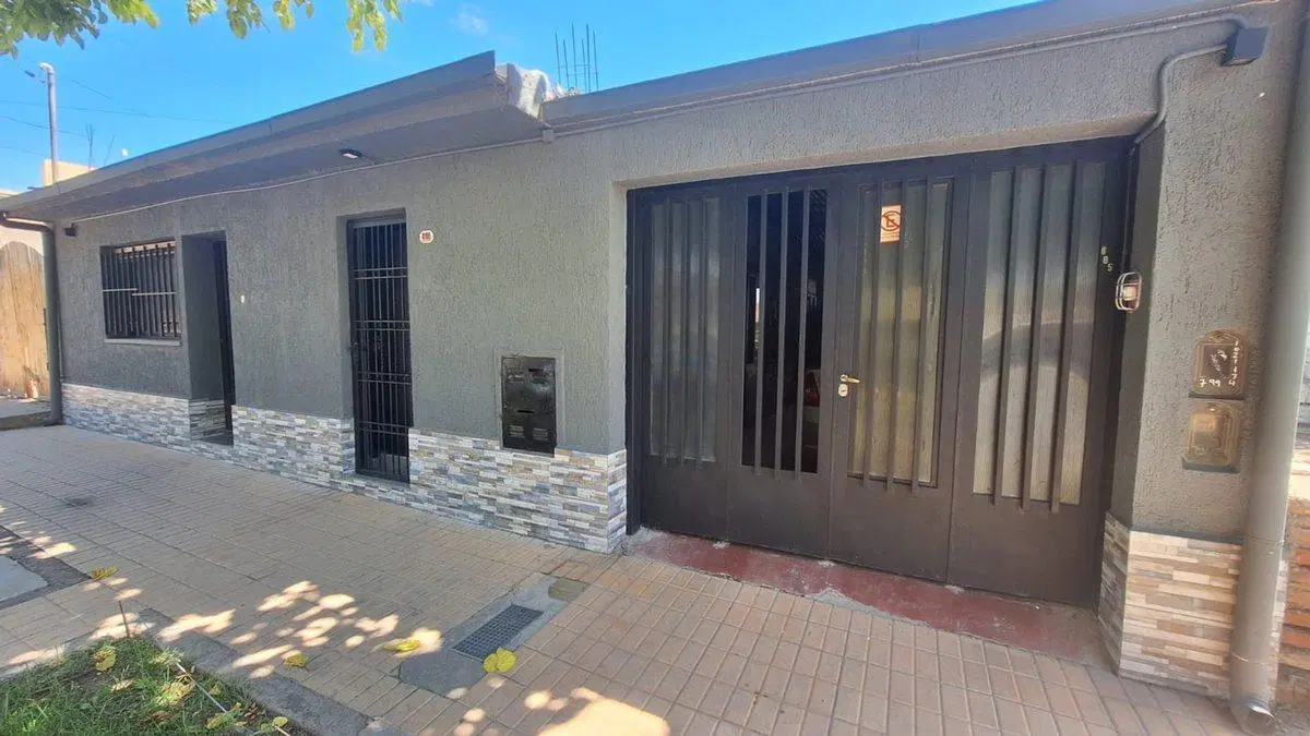 Venta casa más dpto Apta Credito en Las Heras 4