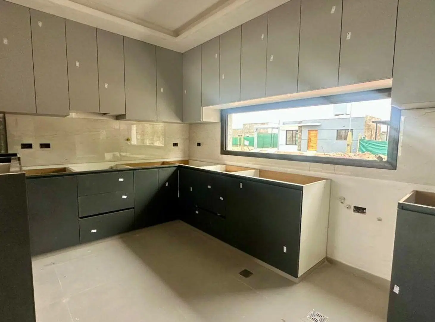 VENTA DE CASA A ESTRENAR BARRIO PRIVADO MAIPU 4