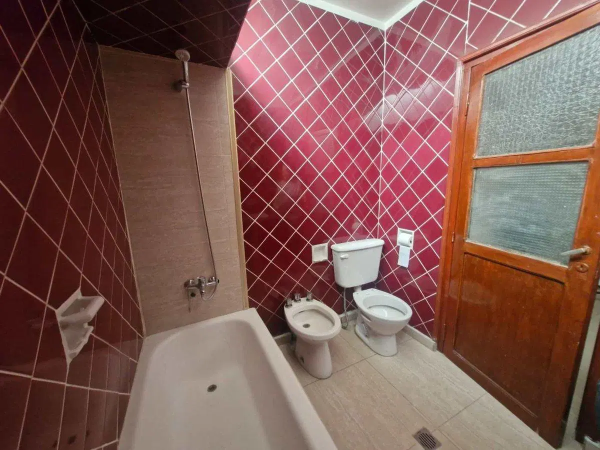 CASA CON DEPARTAMENTO EN VENTA LAS HERAS 5