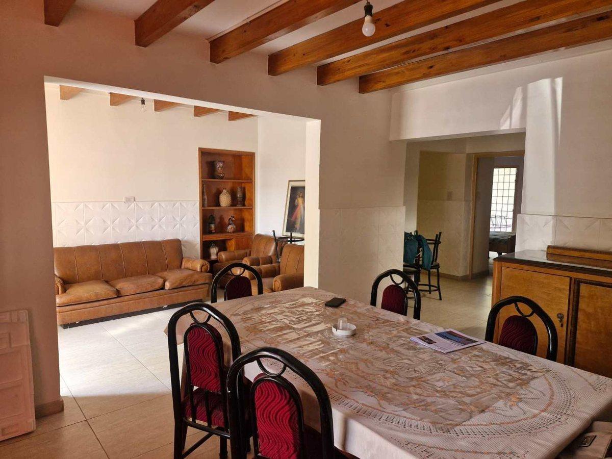 Foto de CASA CON DEPARTAMENTO EN VENTA LAS HERAS, imagen 4