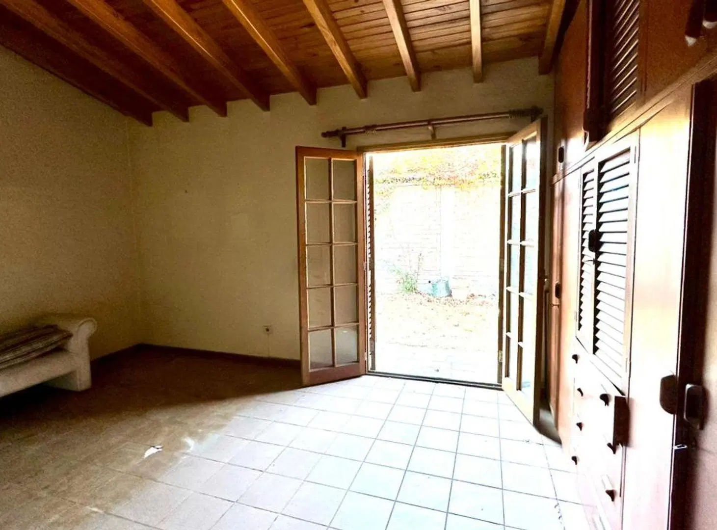 VENTA CASA CON JARDIN EN BARRIO BOMBAL GODOY CRUZ 4