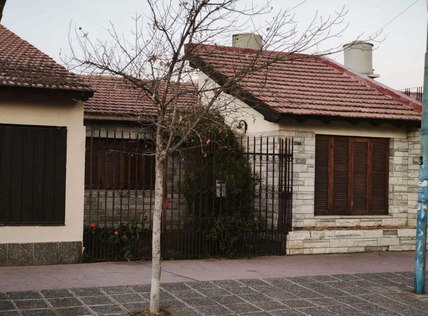 EXCELENTE PROPIEDAD ESQUINA CASA Y LOCAL COMERCIAL 4
