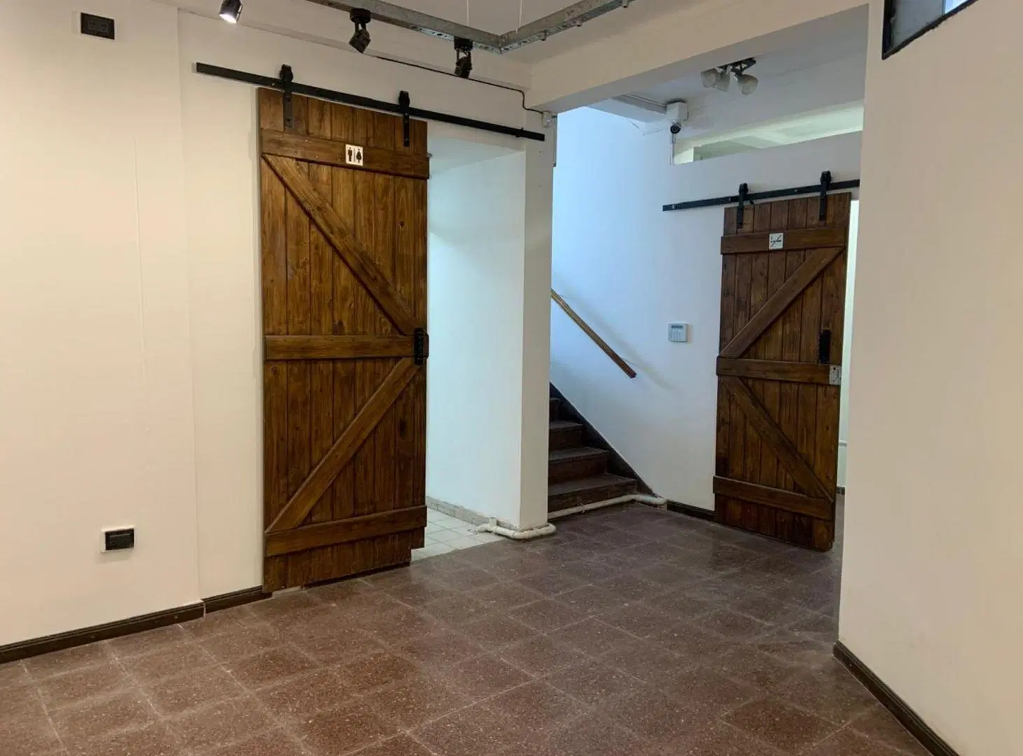 ALQUILER LOCAL COMERCIAL GODOY CRUZ 5