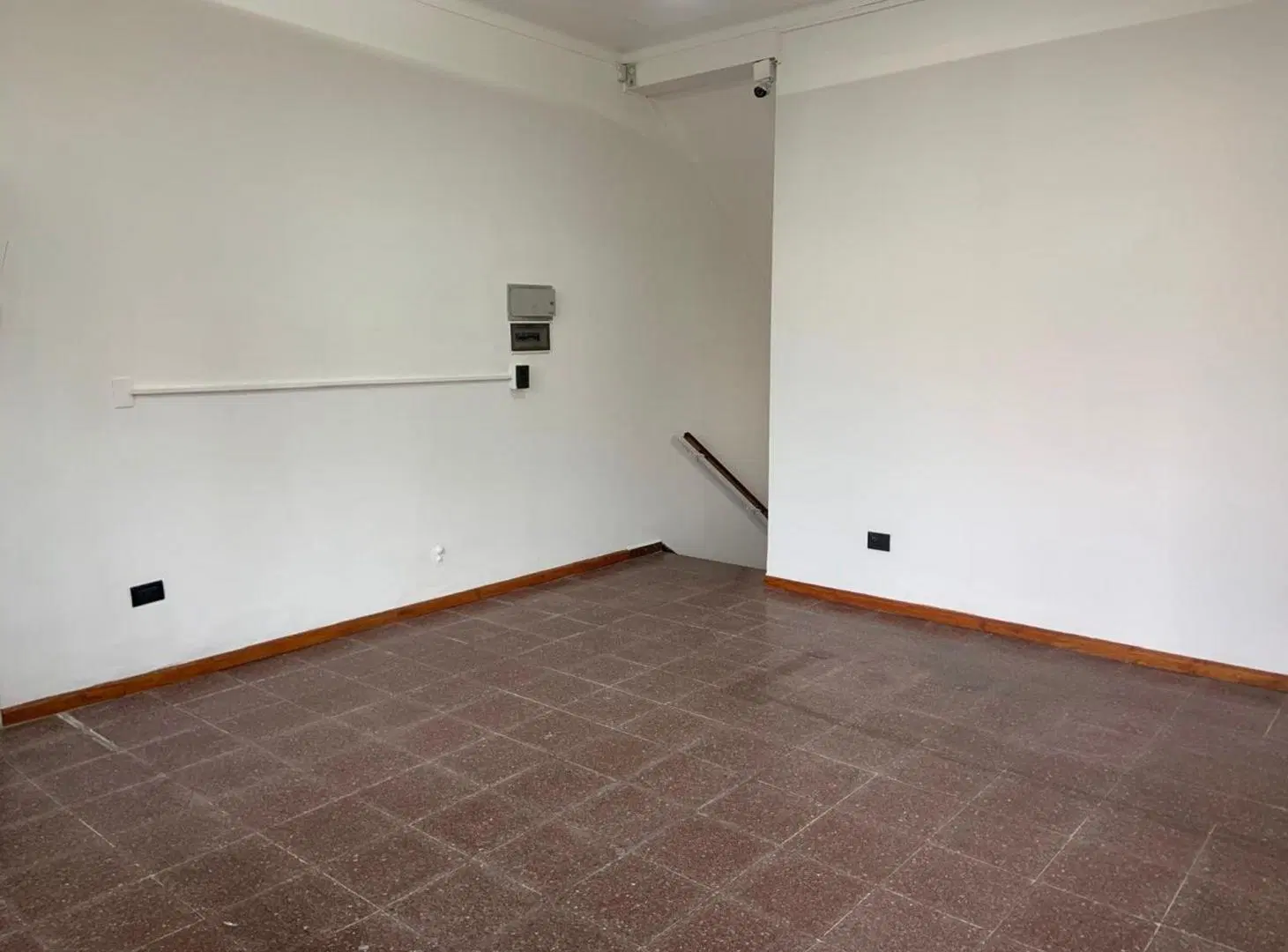 ALQUILER LOCAL COMERCIAL GODOY CRUZ 2