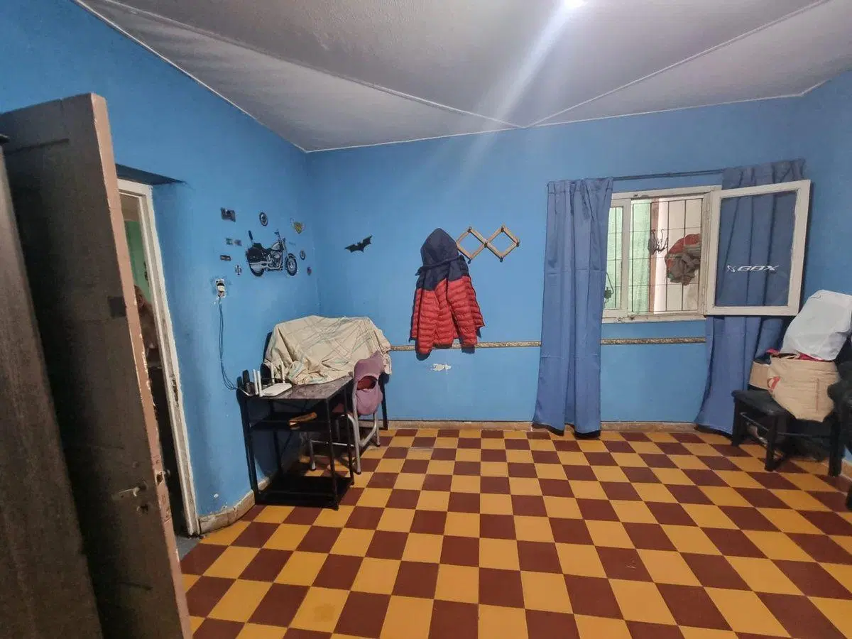 VENTA propiedad a mts de plaza 12 de Octubre-Gllen 4