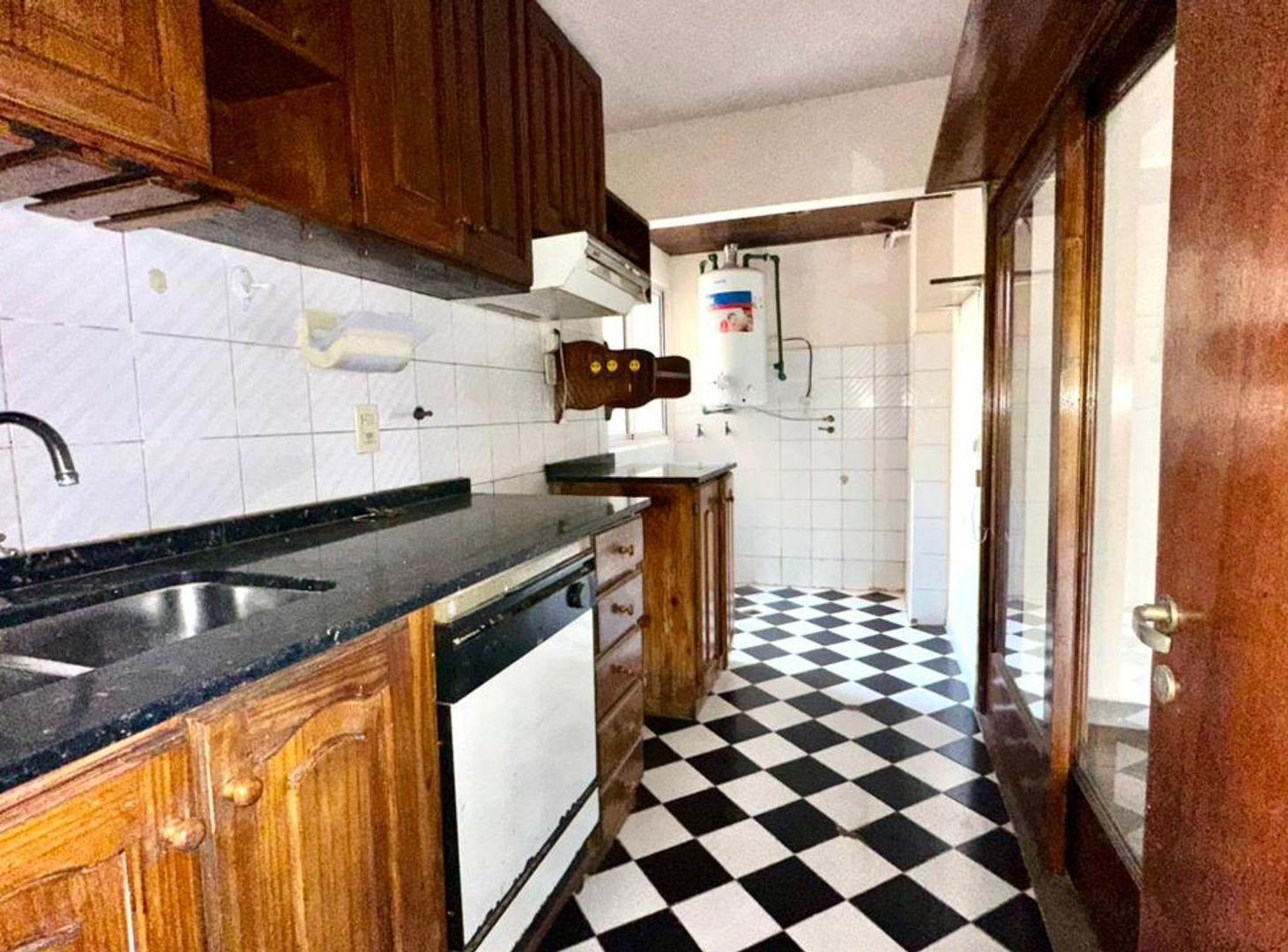Foto de VENTA AMPLIO DEPARTAMENTO GODOY CRUZ APTO CREDITO, imagen 5