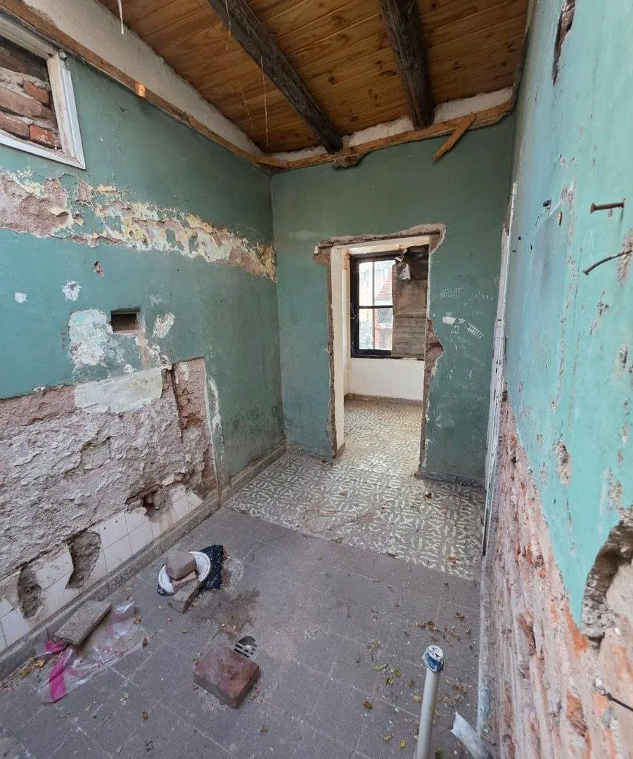 Venta de casa a reciclar en Dorrego 3