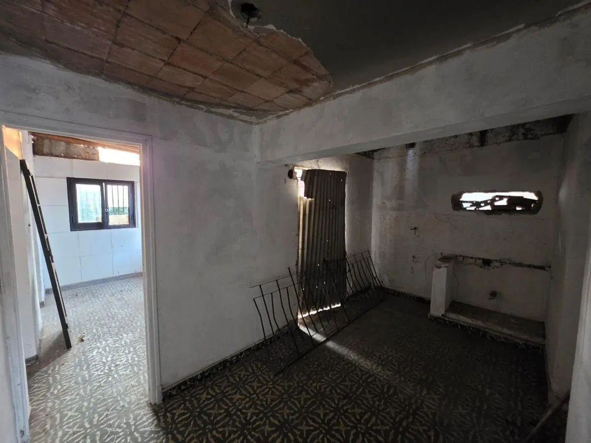 Venta de casa a reciclar en Dorrego 8