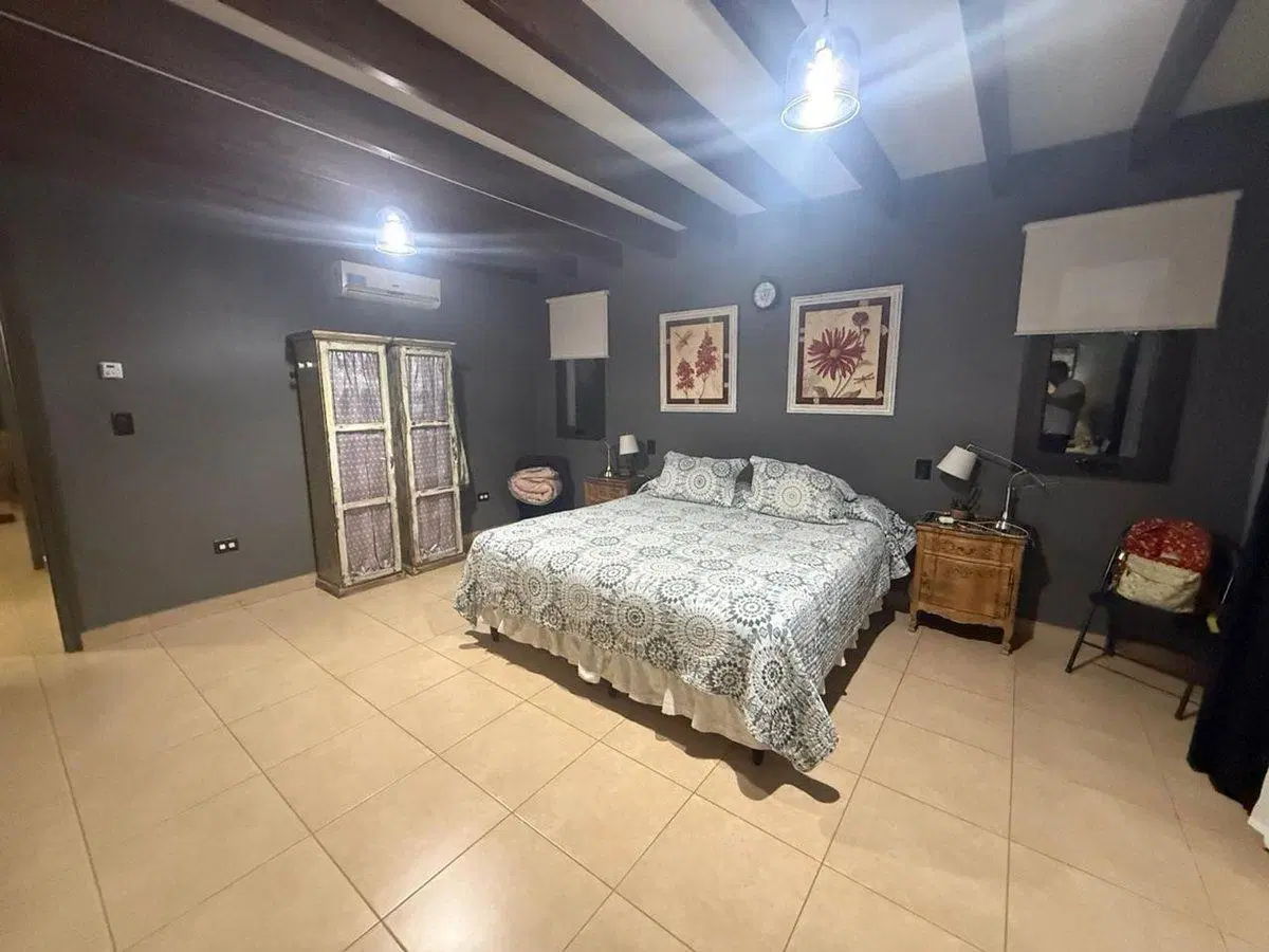 EXCLUSIVA CASA BARRIO TERRUÑOS ARAOZ 2 5