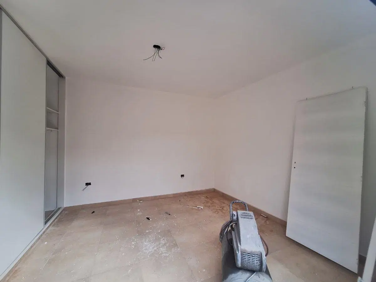 VENTA DE CASA A ESTRENAR CON PATIO EN CARRODILLA 8