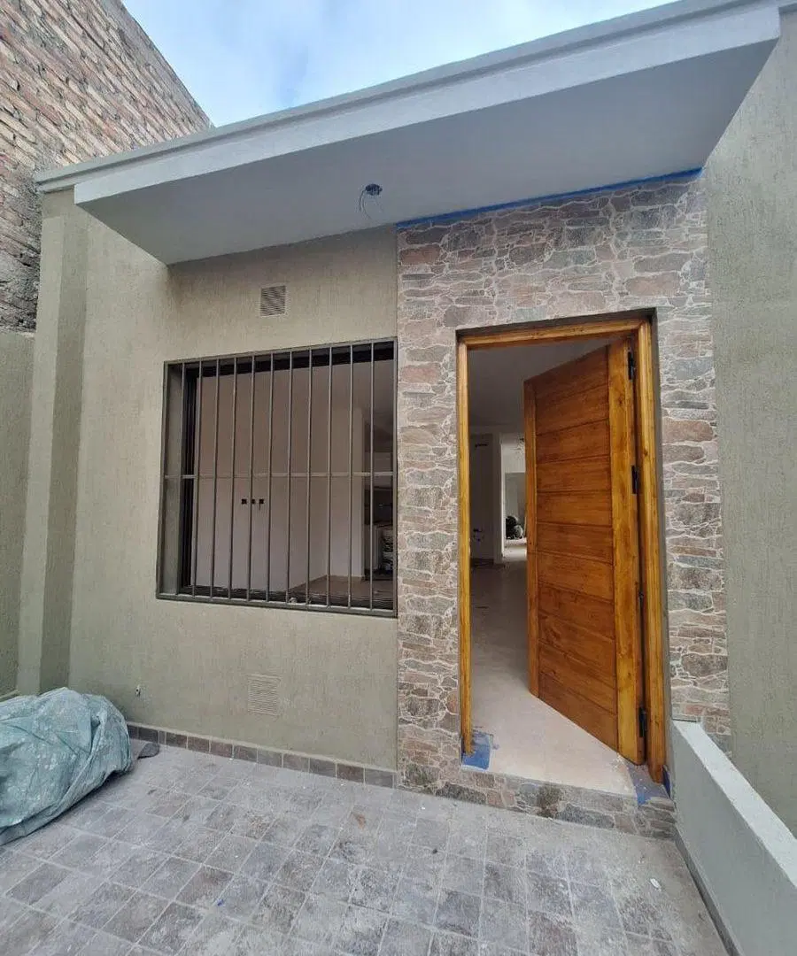 VENTA DE CASA A ESTRENAR CON PATIO EN CARRODILLA 4
