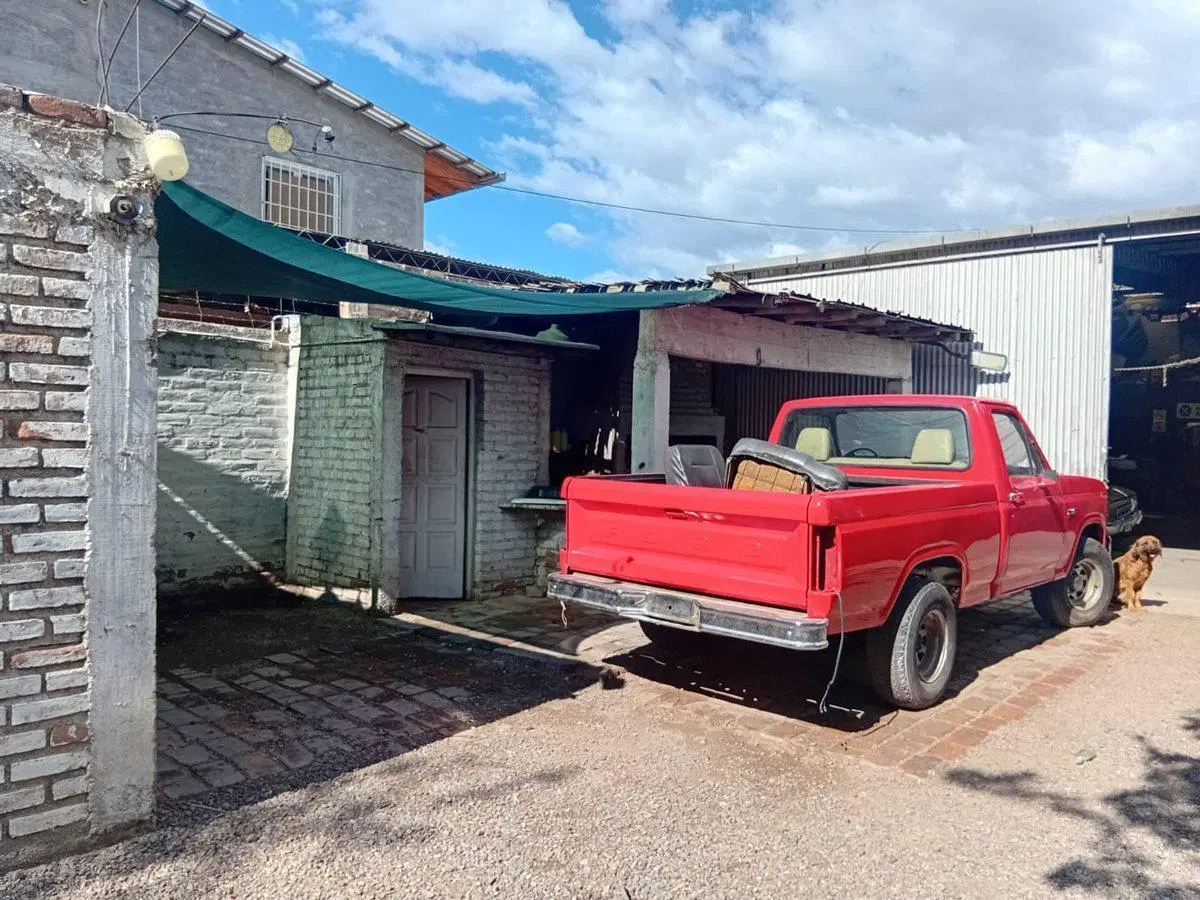VENTA DE GALPON EN GUAYMALLEN 8