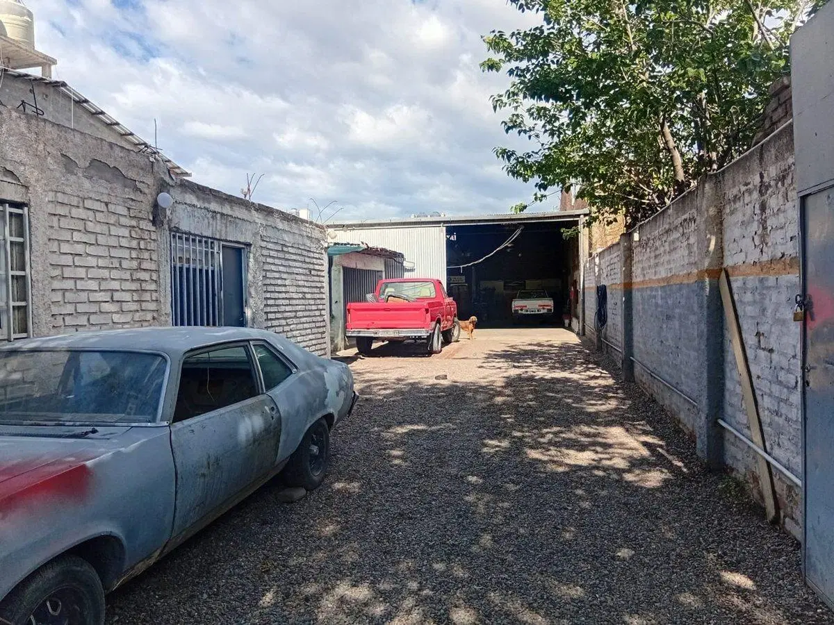 VENTA DE GALPON EN GUAYMALLEN 3