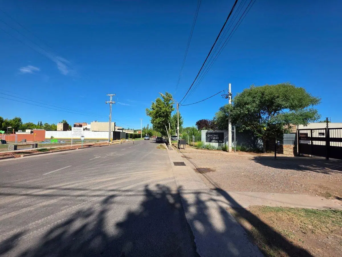 Venta de terreno en Chacras de Coria, Lujan 5