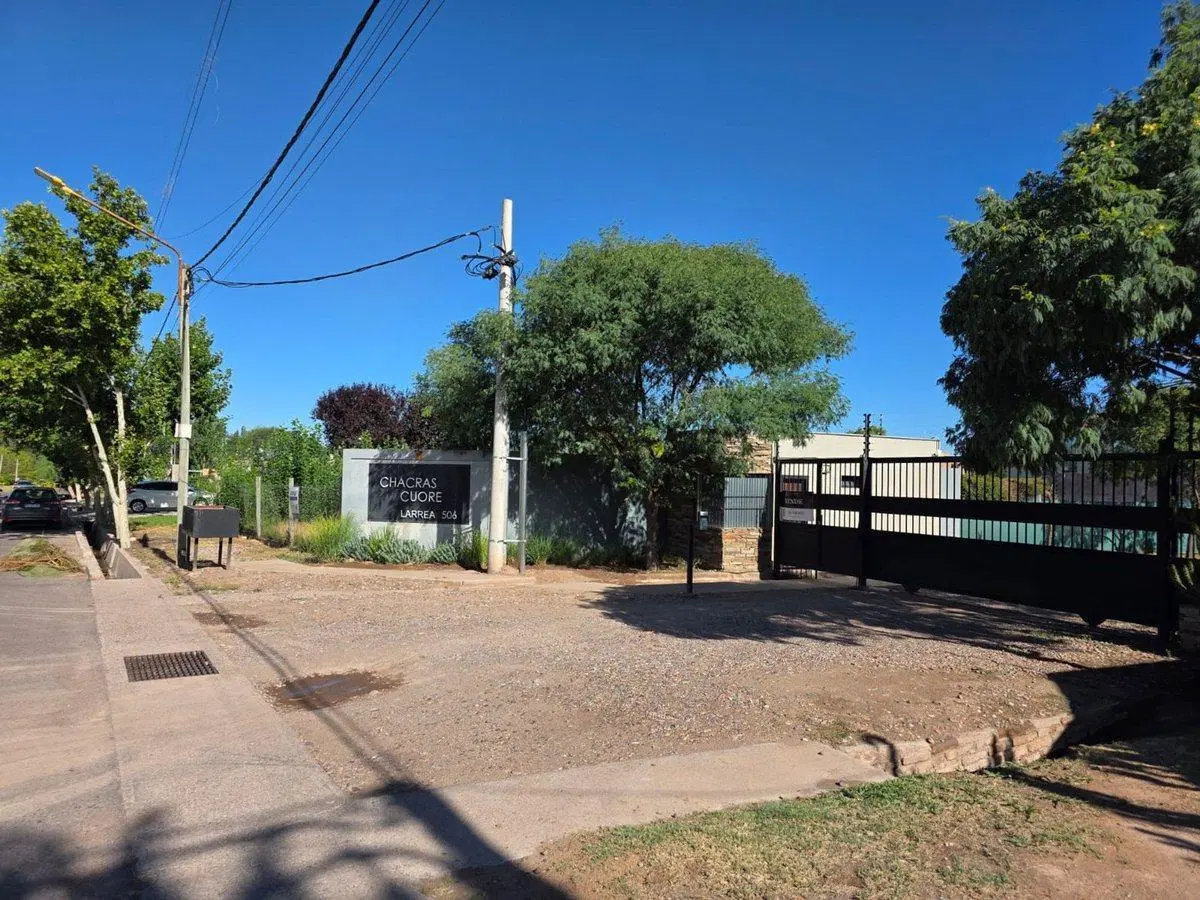Venta de terreno en Chacras de Coria, Lujan 3