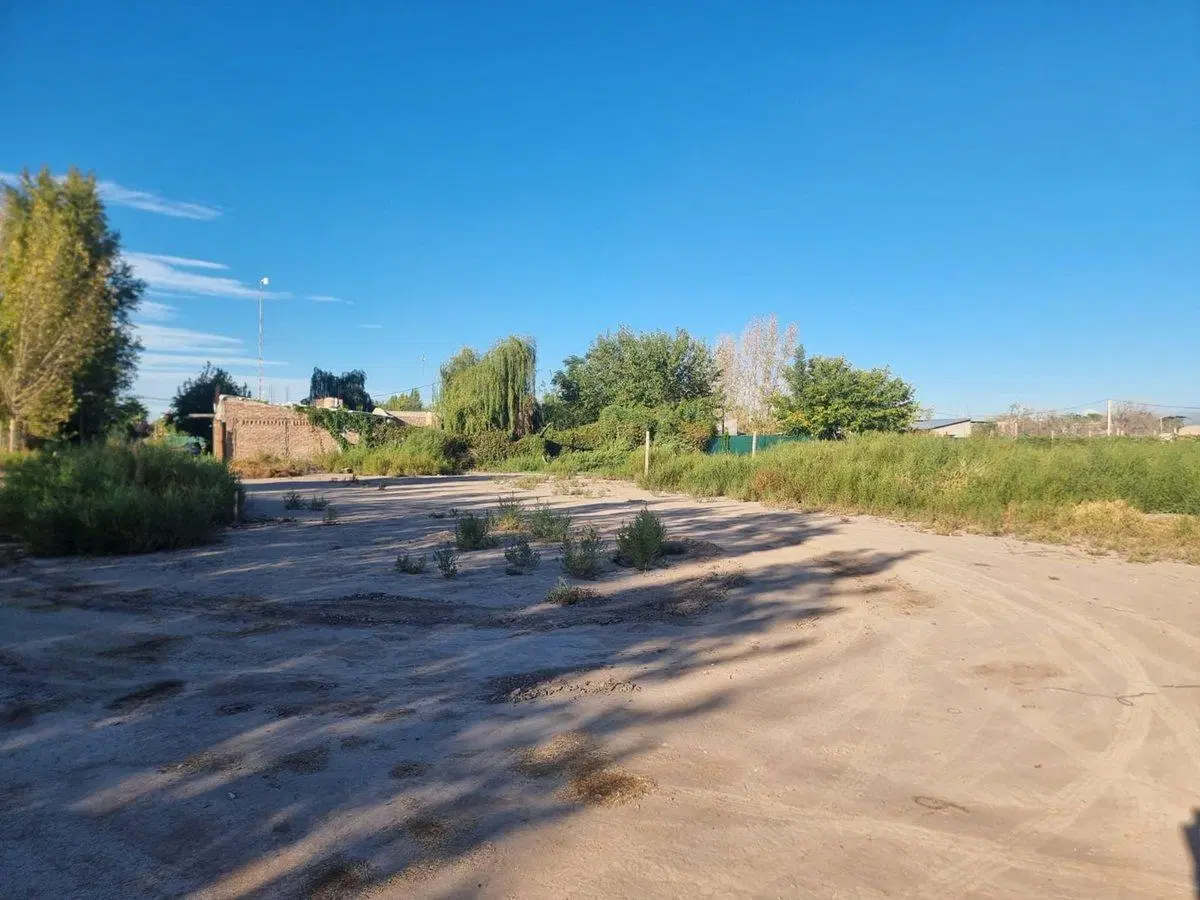 VENTA de TERRENO 2021 m² con doble acceso POTENCIA 4