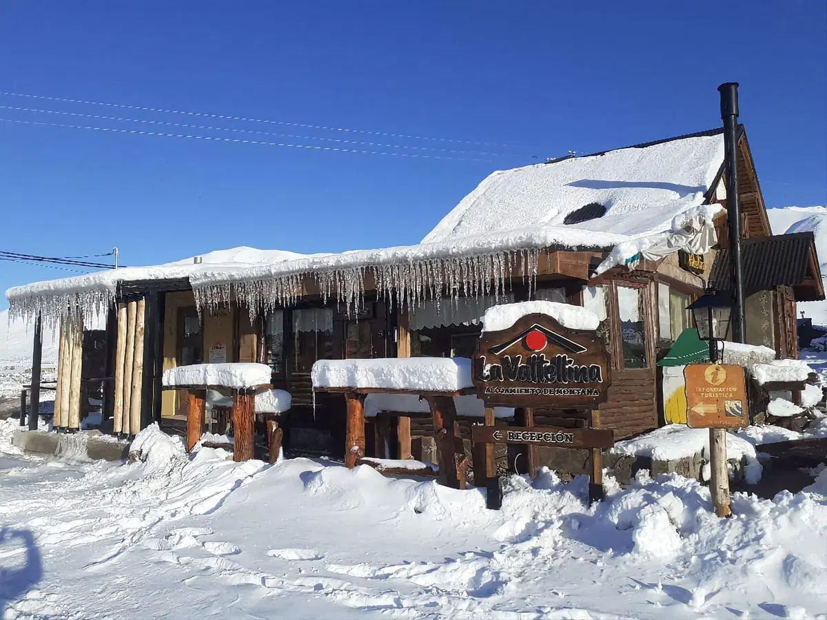VENTA HOTEL DE MONTAÑA EN LOS MOLLES MALARGUE 5