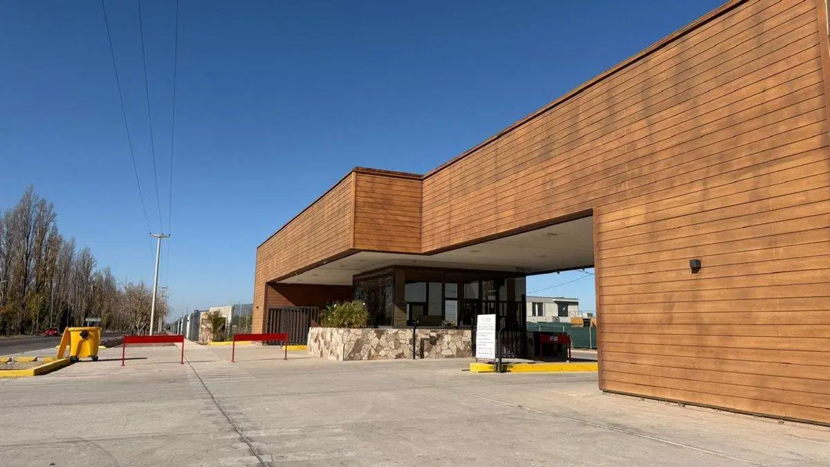 CASA EN BARRIO PRIVADO - LUJÁN DE CUYO 2