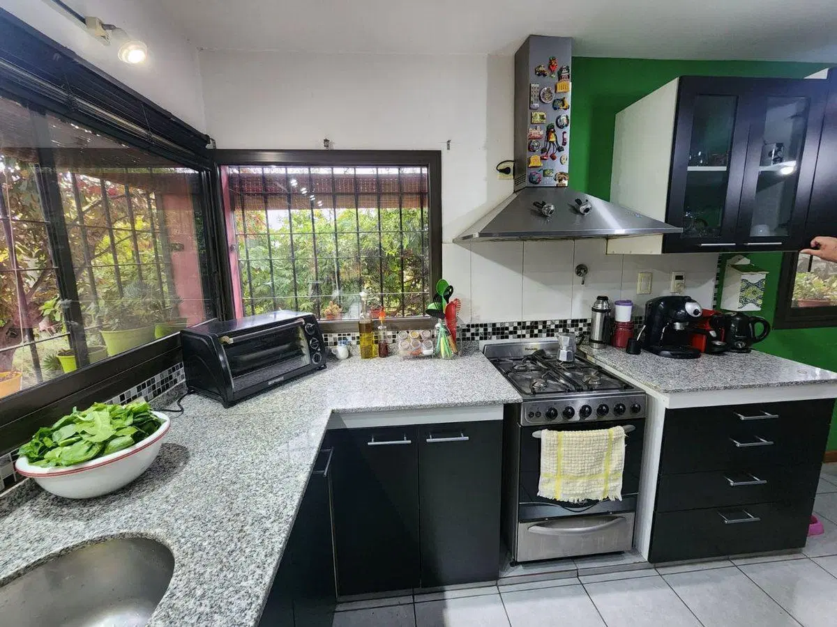 Venta de casa B° cerrado Vistalba, Lujan- 6 amb. 3