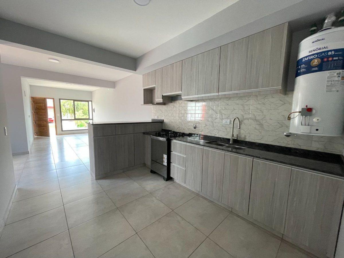 Foto de VENTA Bº PRIVADO CASA 3 HAB 2 BAÑOS (1 EN SUITE), imagen 3